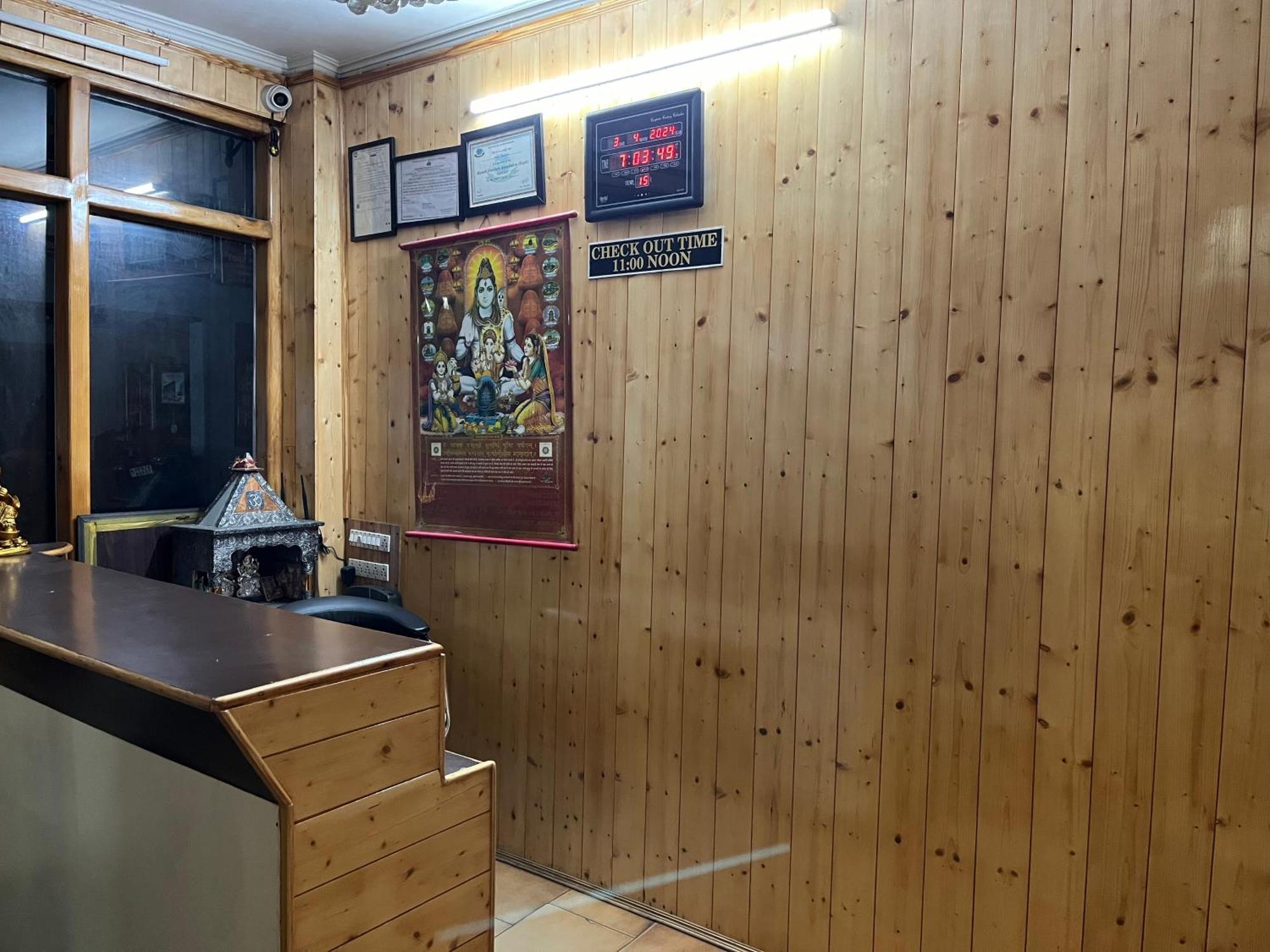 Hotel Premier Mall Road Manali Exterior photo